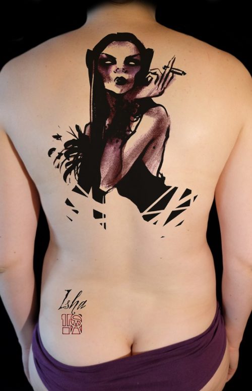 isha-daw-tattoo-femme-cigarette-dos-black-tattoo-aquarelle-grand